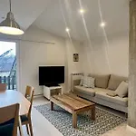 Minutar. Luminoso Y Reformado Lägenhet *